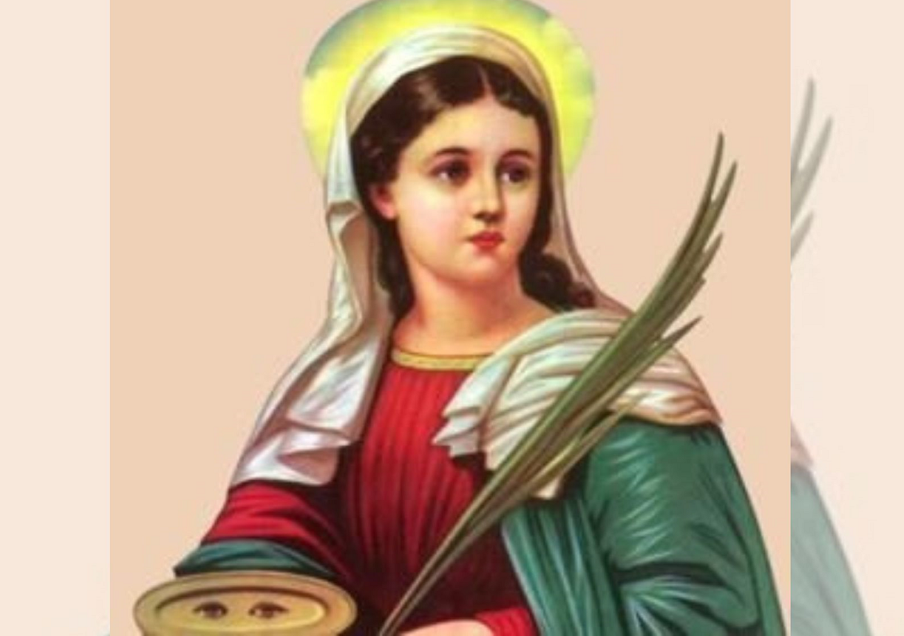 imagem de Santa Luzia segurando a palma do martírio e um prato com seus olhos.